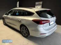 Usata Ford Focus ST-Line 155 CV (114 kW) 2023 Argento metallizzato Station wagon