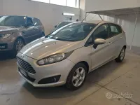 Usata Ford Fiesta Titanium 75 CV (55 kW) 2014 Grigio Utilitaria