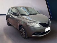 Usata Lancia Ypsilon Gold 70 CV (51 kW) 2021 Grigio Utilitaria