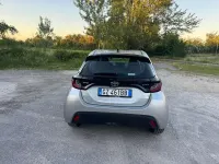 Usata Toyota Yaris Hybrid Trend 92 CV (67 kW) 2025 Argento Berlina