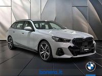 Nuova BMW 530e M Sport 299 CV (219 kW) 2025 Grigio Station wagon