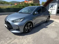 Nuova Toyota Yaris Hybrid Premium 92 CV (67 kW) 2026 Celestite grey Berlina