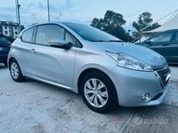 Usata Peugeot 208 Allure 82 CV (60 kW) 2013 Grigio Utilitaria