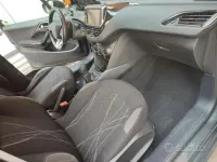 Usata Peugeot 208 82 CV (60 kW) 2015 Grigio Utilitaria