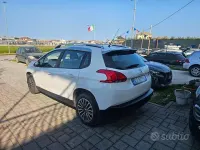 Usata Peugeot 2008 Active 75 CV (55 kW) 2015 Bianco SUV