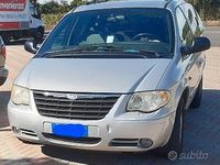 Usata Chrysler Grand Voyager 143 CV (105 kW) 2006 Grigio Monovolume