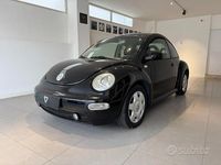 Begagnad VW New Beetle 102 HK (75 kW) 2000 Svart Halvkombi