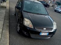 Usata Ford Fiesta 90 CV (66 kW) 2007 Nero Utilitaria