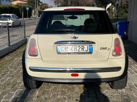 Begagnad Mini ONE 88 HK (64 kW) 2005 Vit Halvkombi