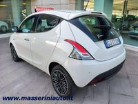 Usata Lancia Ypsilon Silver 69 CV (50 kW) 2022 Bianco pastello Utilitaria