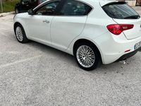 Usata Alfa Romeo Giulietta 150 CV (110 kW) 2015 Bianco Utilitaria