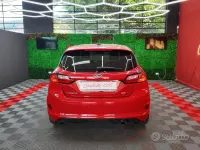 Usata Ford Fiesta ST-Line 125 CV (91 kW) 2023 Race red Utilitaria