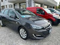 Usata Opel Astra Cosmo 110 CV (80 kW) 2012 Grigio Station wagon
