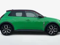 Usata Renault 5 E-Tech Komfort 110 kW (150 CV) 2025 Verde Berlina