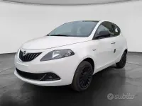 Usata Lancia Ypsilon Gold 70 CV (51 kW) 2022 Bianco Utilitaria