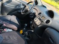 Usata Toyota Yaris 75 CV (55 kW) 2004 Blu Utilitaria