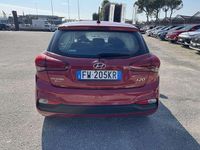 Usata Hyundai i20 75 CV (55 kW) 2019 Rosso Utilitaria
