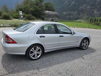 Usata Mercedes C220 Classic 150 CV (110 kW) 2005 Argento Berlina