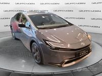 Nuova Toyota Prius Active 2025 Grigio Berlina