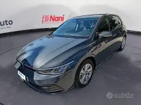 Usata VW Golf VIII Life 116 CV (85 kW) 2021 Grigio Berlina