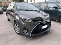 Usata Toyota Yaris Hybrid Business Edition 73 CV (53 kW) 2016 Grigio Berlina