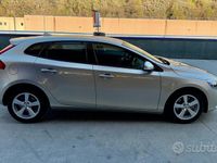 Usata Volvo V40 Kinetic 150 CV (110 kW) 2017 Grigio metallizzato Berlina