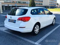 Begagnad Opel Astra Sport 125 HK (91 kW) 2012 Vit Kombi