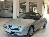 Usata Alfa Romeo Spider 144 CV (105 kW) 2001 Grigio Cabrio