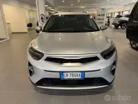 Usata Kia Stonic Style 100 CV (73 kW) 2024 Grigio SUV