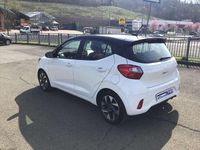 Usata Hyundai i10 67 CV (49 kW) 2024 Bianco Utilitaria