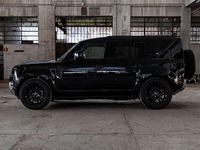 Usata Land Rover Defender Dynamic 249 CV (183 kW) 2022 Santorini black SUV