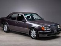 Usata Mercedes E500 326 CV (239 kW) 1992 Grigio Berlina