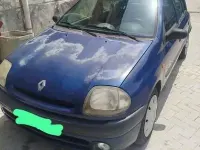Usata Renault Clio 58 CV (42 kW) 1999 Bluazzurro Berlina
