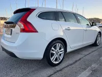 Usata Volvo V60 Summum 163 CV (119 kW) 2012 Bianco Station wagon