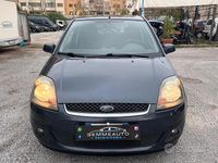 Usata Ford Fiesta Titanium 70 CV (51 kW) 2007 Grigio Berlina