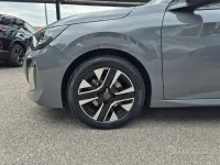 Usata Peugeot 208 Allure 101 CV (74 kW) 2025 Grigio Utilitaria
