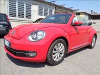 Usata VW Beetle Design 105 CV (77 kW) 2014 Rosso Utilitaria