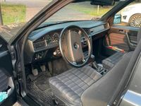 Usata Mercedes 190 122 CV (89 kW) 1991 Nero Berlina