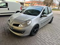 Usata Renault Clio II 85 CV (62 kW) 2006 Grigio Berlina
