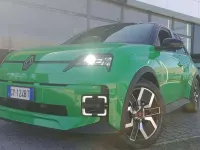 Nuova Renault 5 E-Tech Komfort 77 kW (106 CV) 2025 Verde Berlina