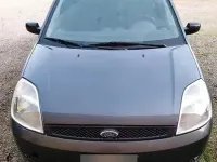 Usata Ford Fiesta 80 CV (58 kW) 2004 Grigio Utilitaria