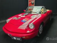 Usata Alfa Romeo Spider 106 CV (77 kW) 1991 Rosso Cabrio