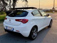 Usata Alfa Romeo Giulietta Distinctive 105 CV (77 kW) 2014 Bianco Utilitaria