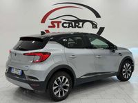 Usata Renault Captur Intens 92 CV (67 kW) 2021 Argento SUV