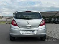 Usata Opel Corsa Cosmo 86 CV (63 kW) 2011 Grigio Utilitaria