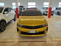 Usata Opel Astra Ultimate 131 CV (96 kW) 2022 Giallo metallizzato Berlina