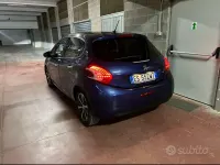 Usata Peugeot 208 Allure 92 CV (67 kW) 2013 Blu Utilitaria