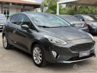 Usata Ford Fiesta Titanium 86 CV (63 kW) 2018 Grigio Utilitaria