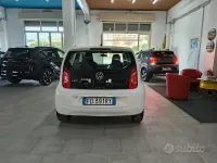 Usata VW up! 60 CV (44 kW) 2016 Bianco Utilitaria