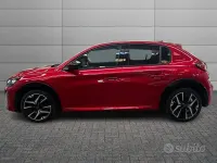 Usata Peugeot 208 GT 101 CV (74 kW) 2023 Rosso Utilitaria